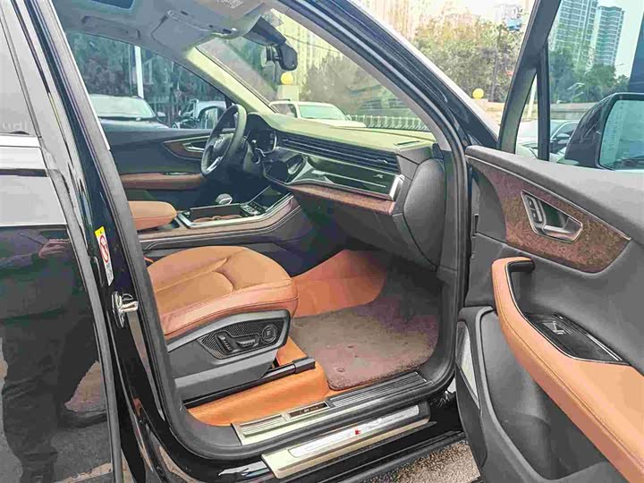 Audi Q7 2025 2025款 55 TFSI quattro S line运动型