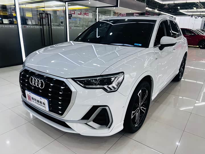 Фото 1 - Audi Q3