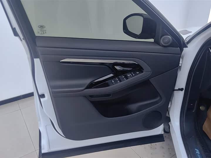 Land Rover Range Rover Evoque L 2020 2020款 249PS R-DYNAMIC S 曜黑运动版