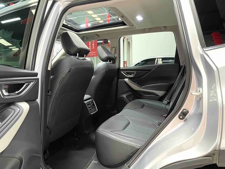 Фото 9 - Subaru Forester