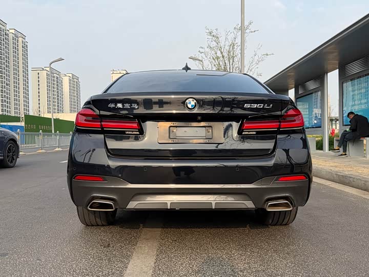 Photo 7 - BMW 5 Series