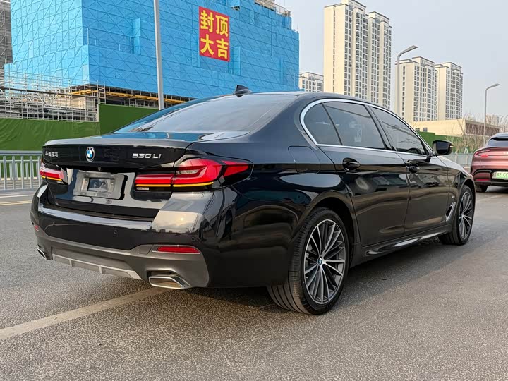 Photo 8 - BMW 5 Series