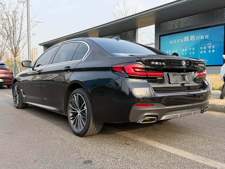 Photo 9 - BMW 5 Series