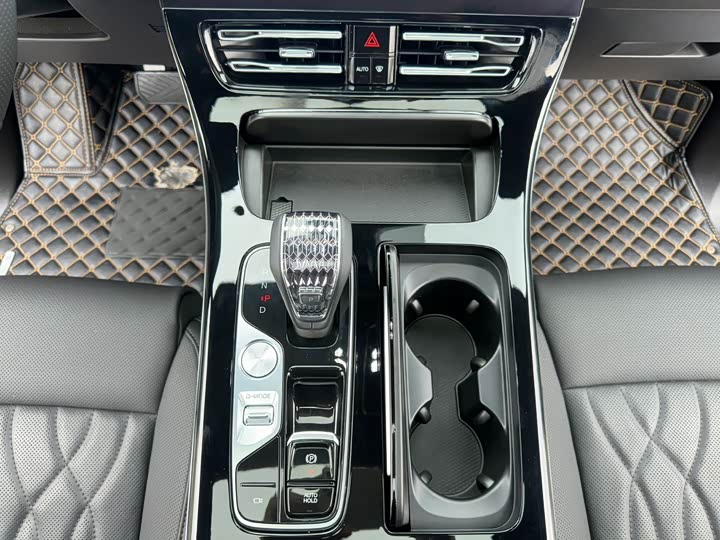GAC Trumpchi M8 2024 2024款 大师系列 400T 尊贵版