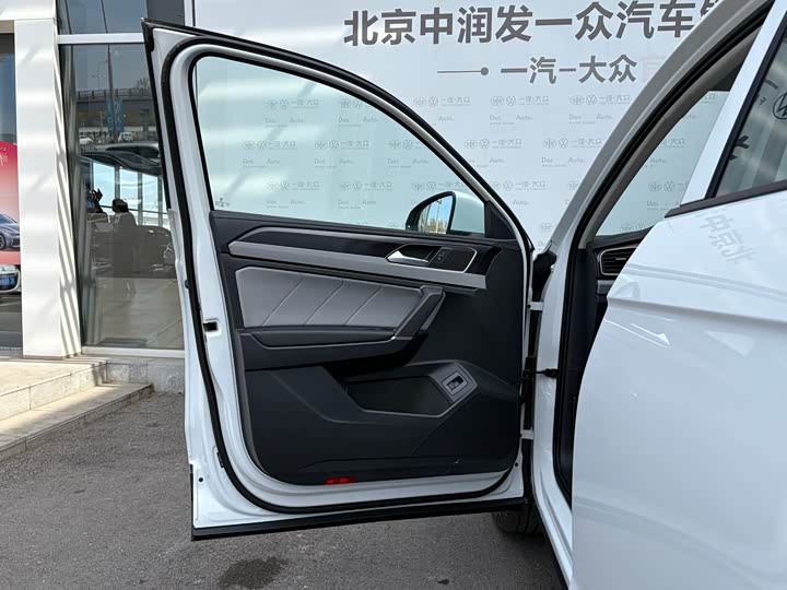 Volkswagen Tayron 2026 2026款 3000万辆甄选款 330TSI