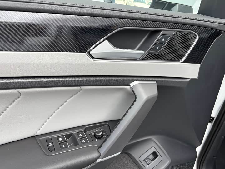 Volkswagen Tayron 2026 2026款 3000万辆甄选款 330TSI