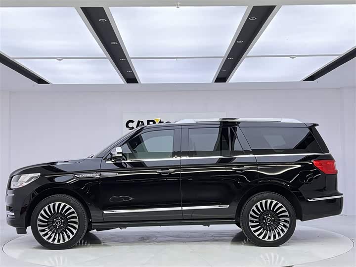 Zdjęcie 8 - Lincoln Navigator