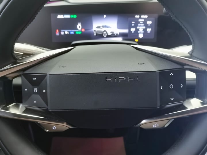 Фото 11 - HiPhi Y