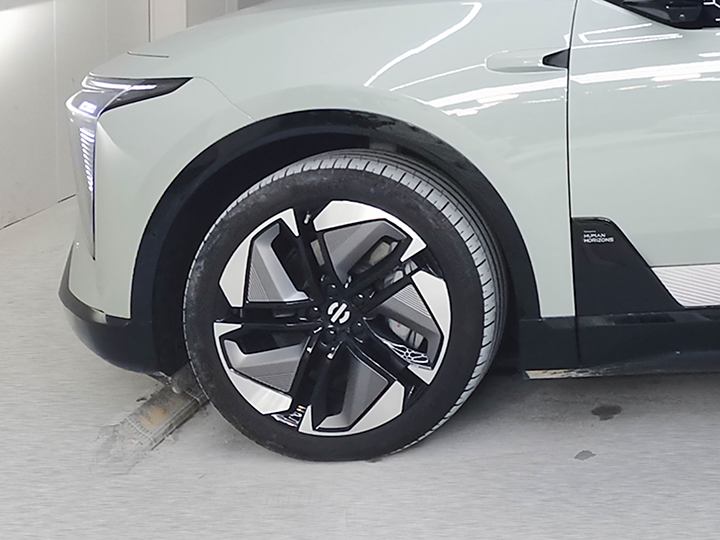 Фото 18 - HiPhi Y