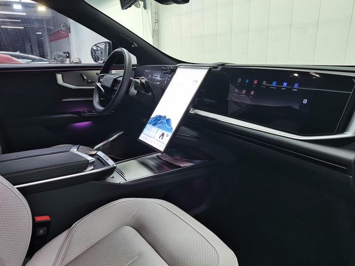 Фото 19 - HiPhi Y