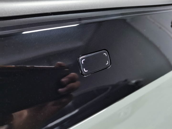 Фото 27 - HiPhi Y