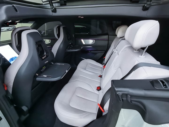 Фото 7 - HiPhi Y