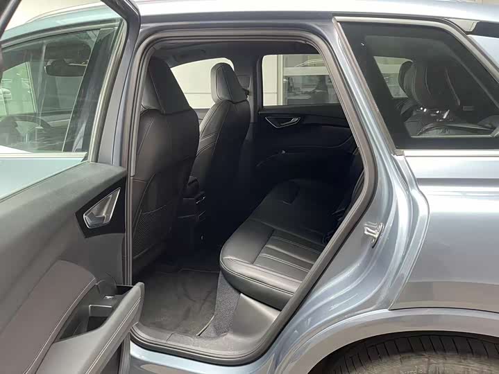 Photo 7 - Audi Q4 e-tron