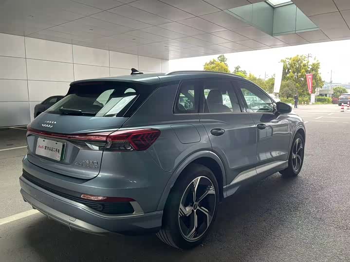 Photo 9 - Audi Q4 e-tron