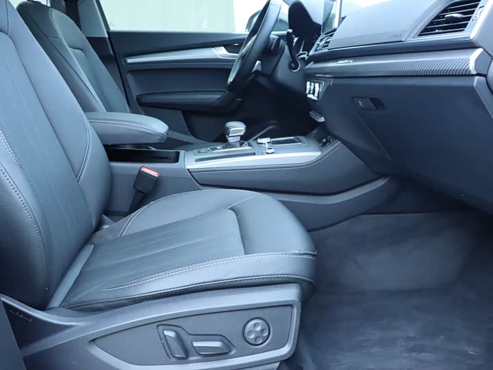 Audi Q5L 2020 2020款 45 TFSI 尊享时尚型