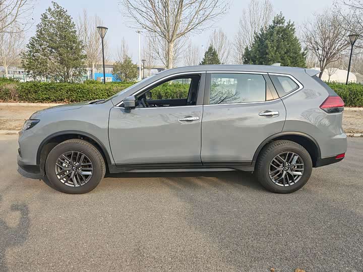 Nissan X-Trail 2025 2025款 荣誉 2.0L 两驱领先版