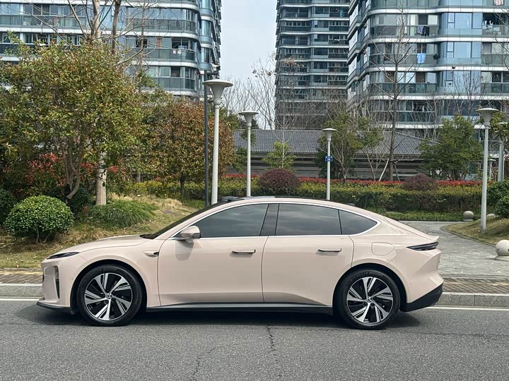 Фото 3 - Nio ET5