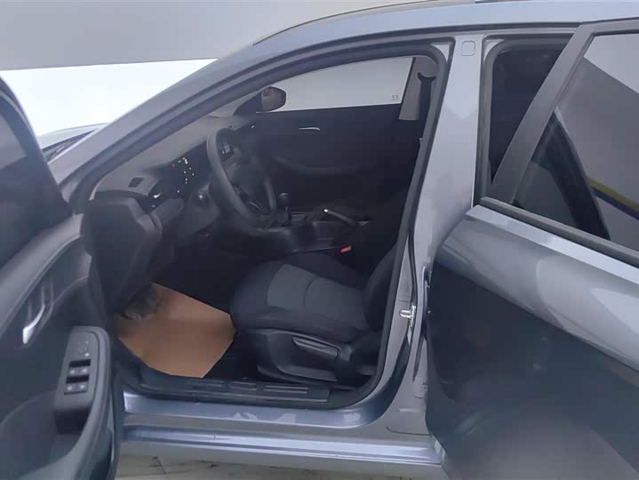 Roewe i5 2026 2026款 1.5L 手动舒享版
