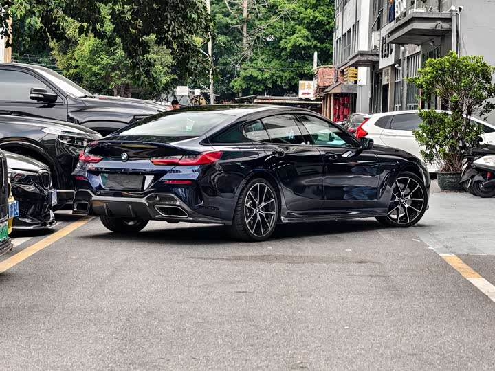 2022 BMW 8 Series