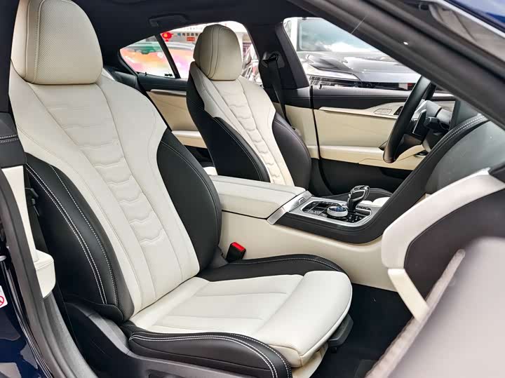 BMW 8 Series 2022 2022款 840i xDrive 四门轿跑车 M运动套装