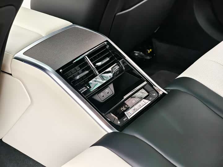 BMW 8 Series 2022 2022款 840i xDrive 四门轿跑车 M运动套装