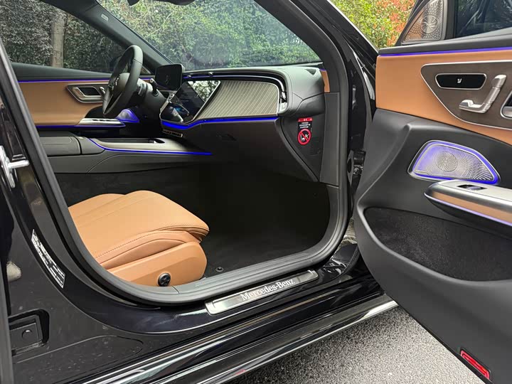 Mercedes-Benz E-Class 2026 2026款 E 300 L 时尚型