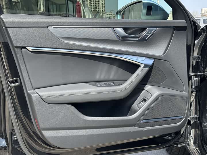 Audi A6 2022 2022款 allroad quattro 探索家 55 TFSI 尊享越野型