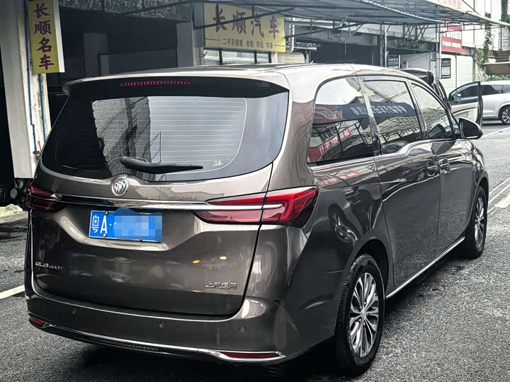 Фото 2 - Buick GL8 ES