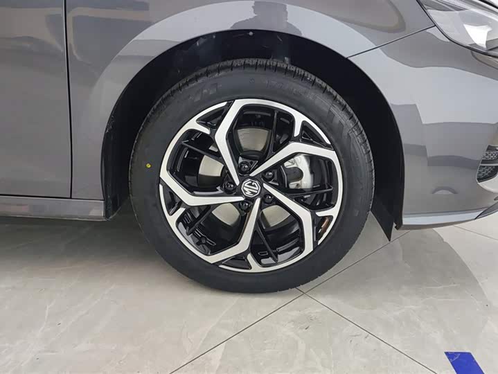MG Motor 5 2025 2025款 300TGI 全球旗舰版