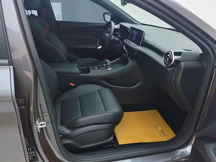 MG Motor 5 2025 2025款 300TGI 全球旗舰版