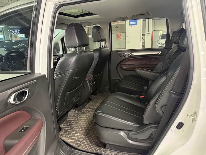 GAC Trumpchi M6 2021 2021款 PRO 270T DCT豪华版
