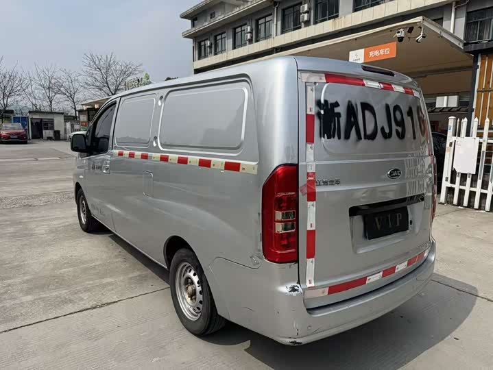 JAC Refine M3 2021 2021款 PLUS 1.8L 2座穿梭版