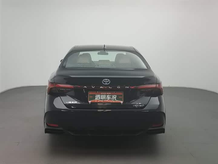 Photo 4 - Toyota Avalon