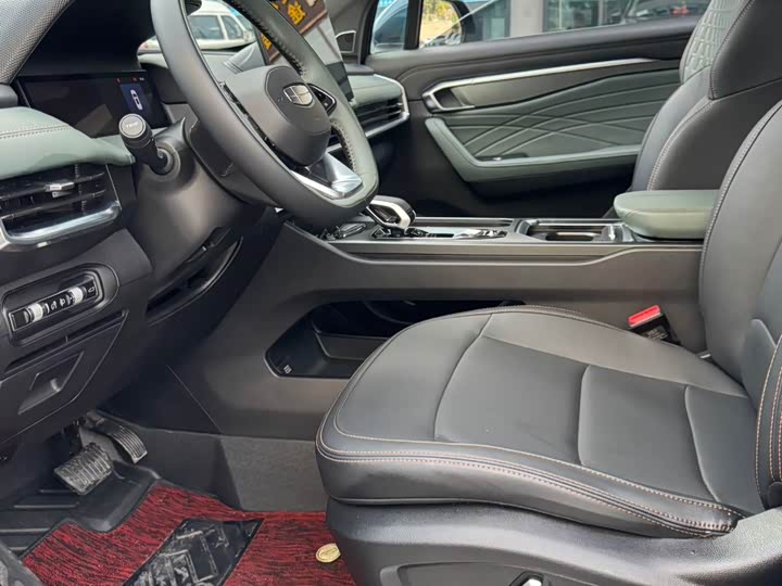 Фото 8 - Geely Okavango L