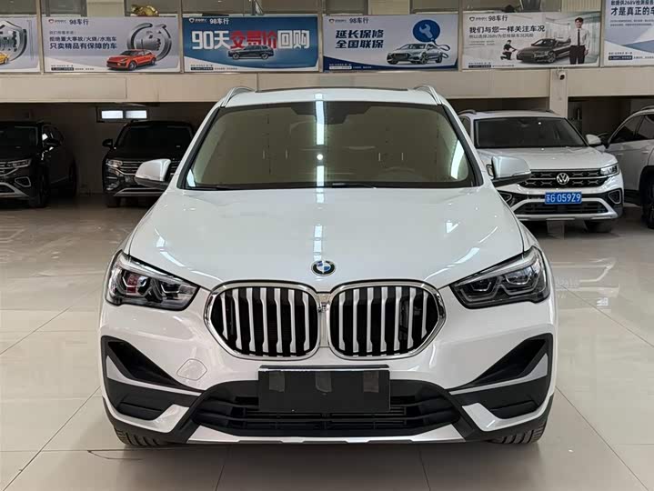 Фото 2 - BMW X1