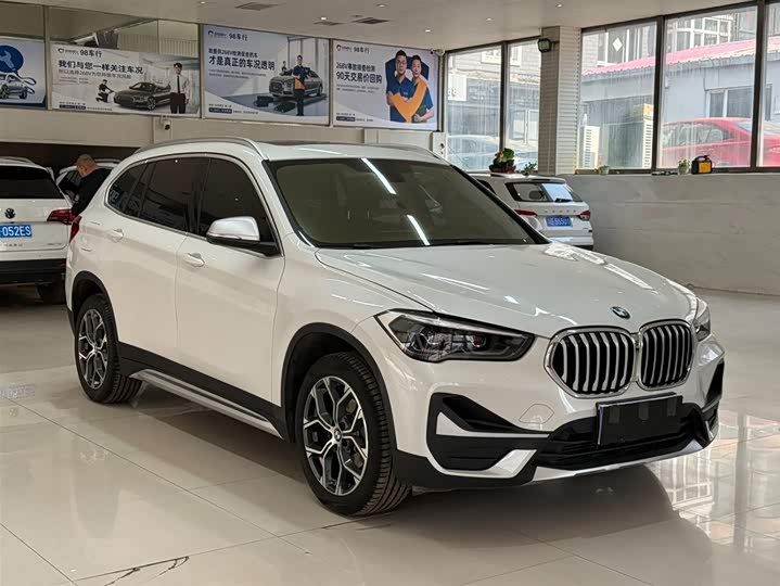 Фото 3 - BMW X1