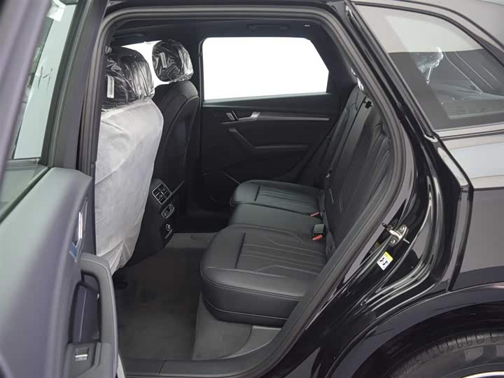 Фото 4 - Audi Q5L
