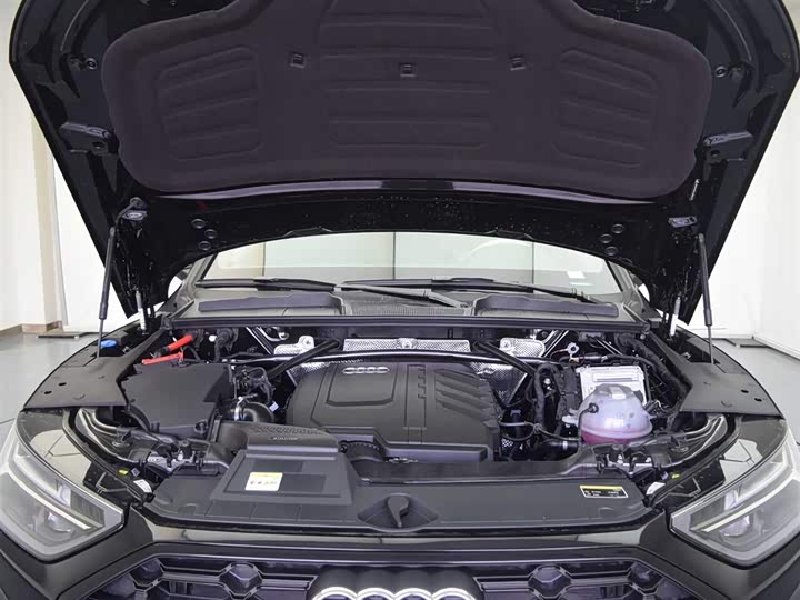 Фото 5 - Audi Q5L