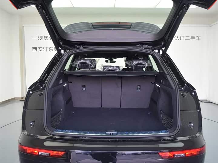 Фото 7 - Audi Q5L
