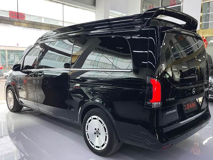 Mercedes-Benz V-Class 2024 2024款 V 300 L 长轴距豪华版