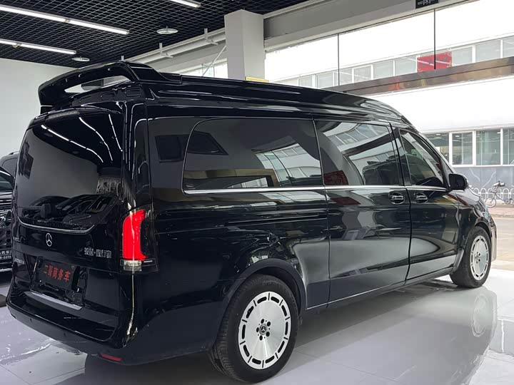 Mercedes-Benz V-Class 2024 2024款 V 300 L 长轴距豪华版