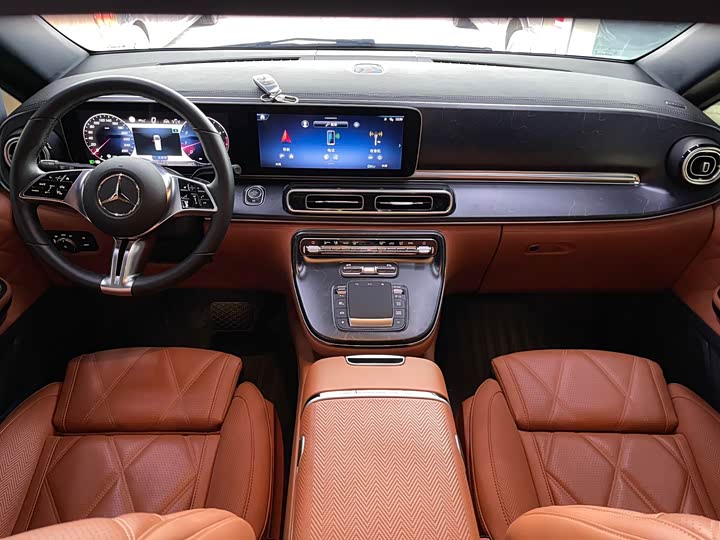 Mercedes-Benz V-Class 2024 2024款 V 300 L 长轴距豪华版