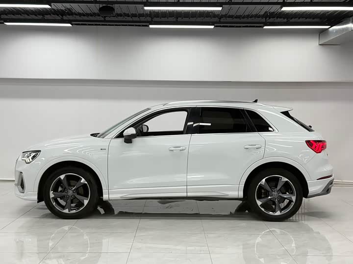 Zdjęcie 4 - Audi Q3