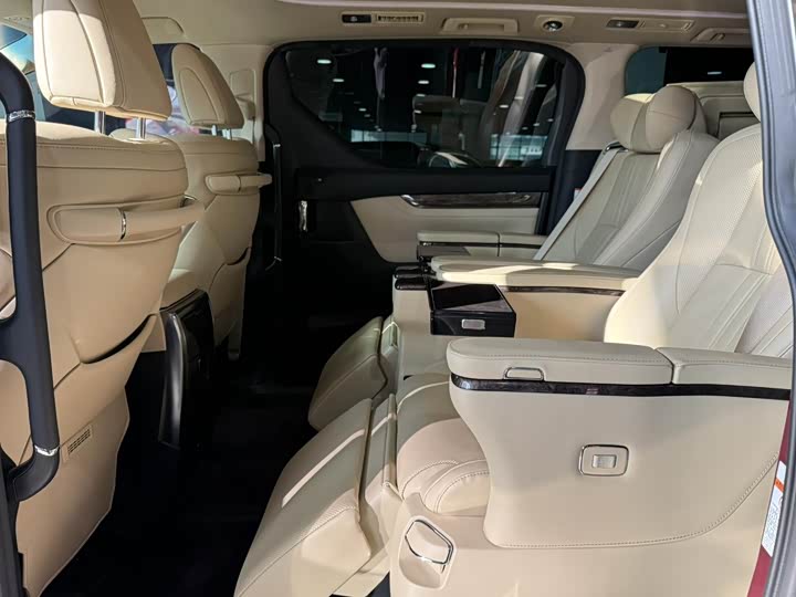 Toyota Alphard 2021 2021款 双擎 2.5L 尊贵版