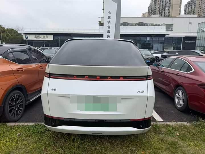 XPeng X9 2025 2025款 纯电 740超长续航 Max