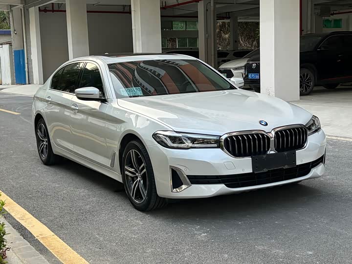 Фото 3 - BMW 5 Series