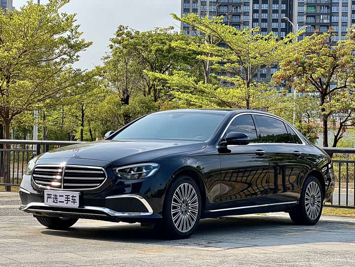Zdjęcie 1 - Mercedes-Benz E-Class