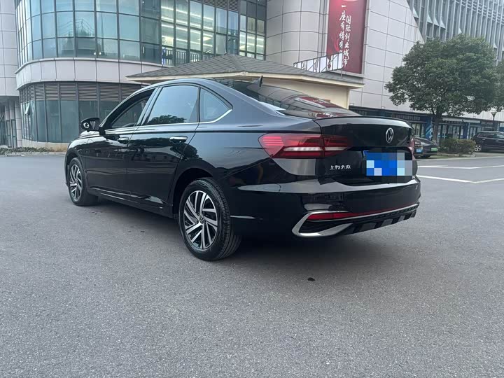 Фото 7 - Volkswagen Lavida