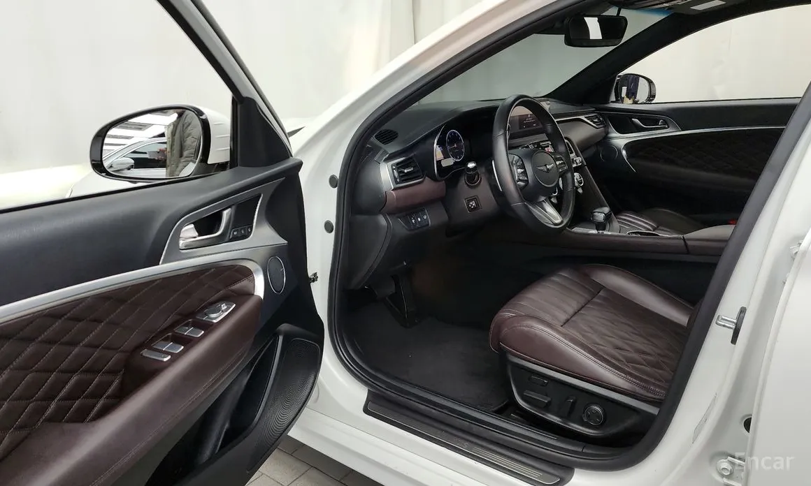 Photo 10 - Genesis G70