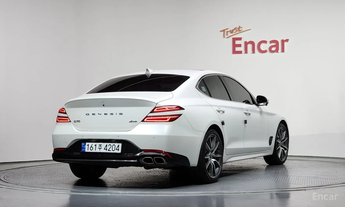 Photo 2 - Genesis G70